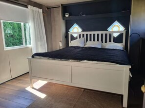 Internet, bed sheets - Caravan in the countryside (Gärds Köpinge)