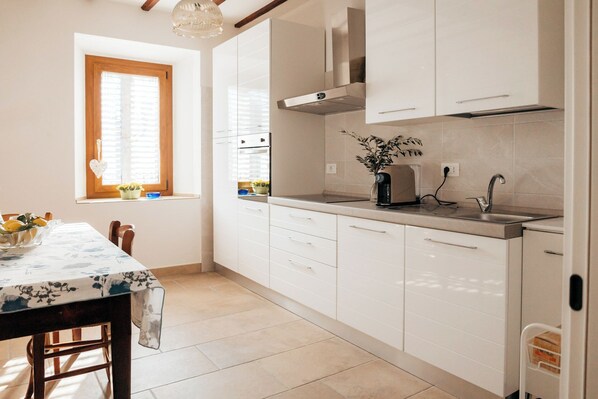 Leilighet – comfort, byutsikt | Eget kjøkken | Espressomaskin, kaffetrakter/tekoker, vannkoker og kaffekvern