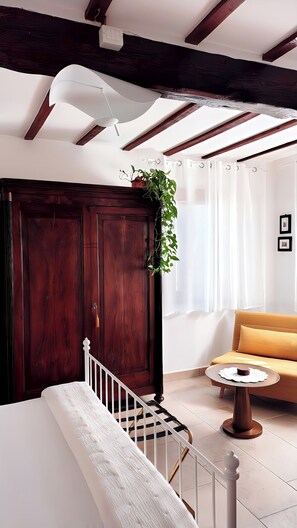 غرفة مزدوجة مريحة - منظر للحديقة | أغطية فراش متميزة وألحفة محشوة بالريش وأسرّة بطبقة علوية مريحة