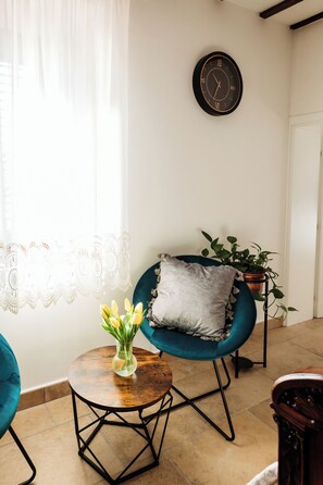 Appartamento Comfort, vista città | Biancheria da letto di alta qualità, copriletto in piuma