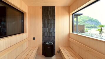 ラグジュアリー ヴィラ 禁煙 オーシャンビュー | バスルーム | 個別の浴槽とシャワー、温泉浴槽、レインフォールシャワー、バスアメニティ (無料)