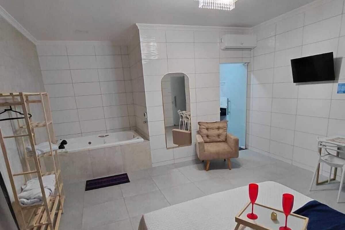 디럭스 스위트, 더블침대 1개, 금연 | 책상, 노트북 작업 공간, 무료 WiFi