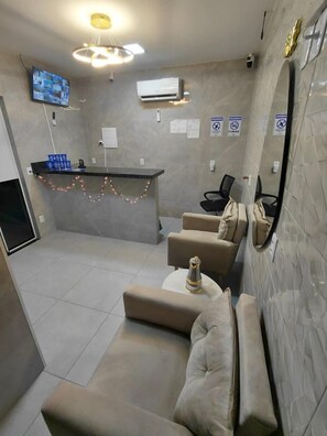 Reception - Hotel Plaza (Cruzeta)