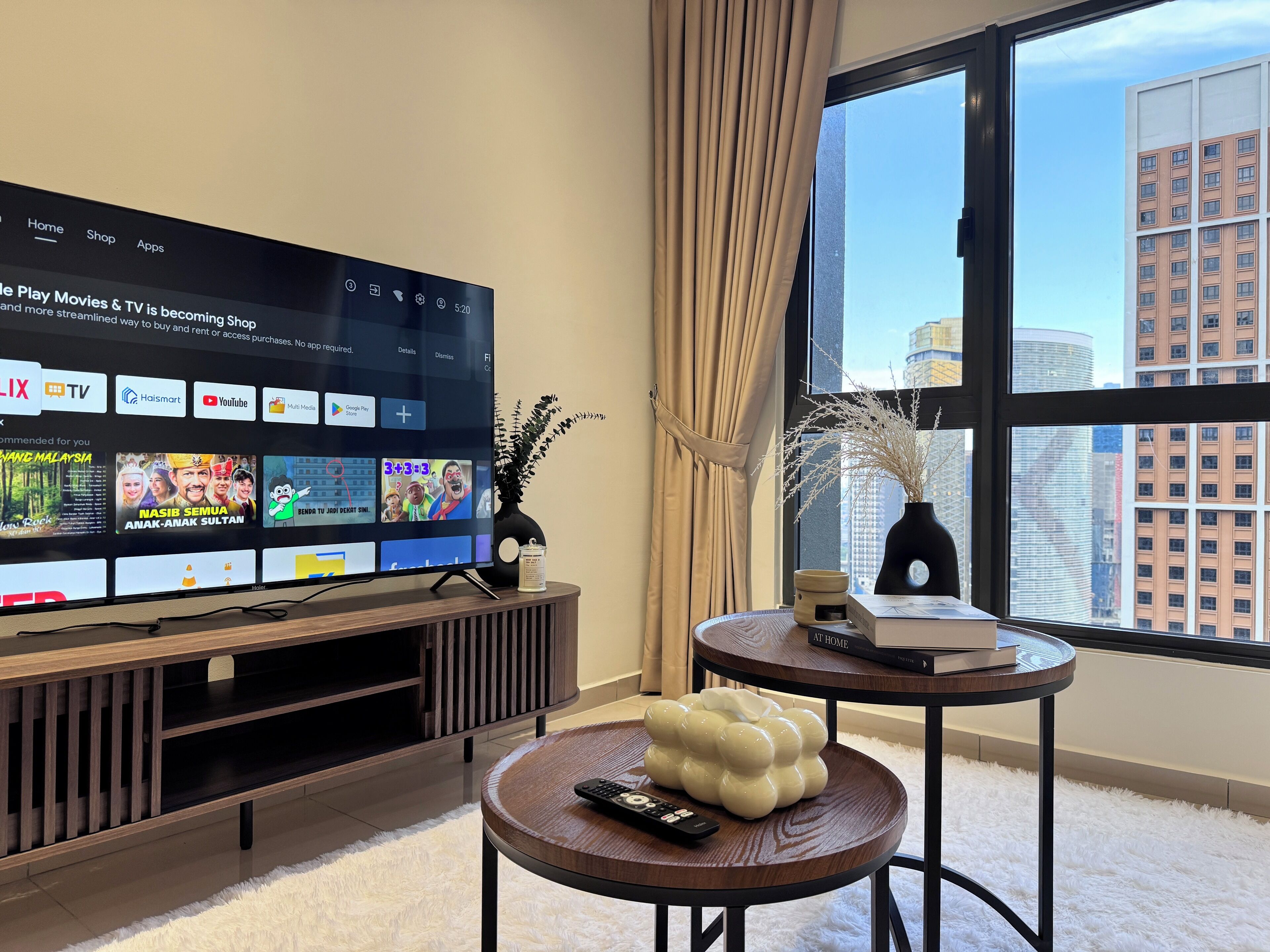 โต๊ะทำงาน, ผ้าม่านกันแสง, Wi-Fi ฟรี