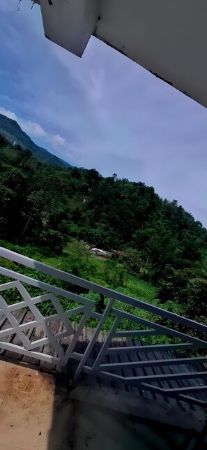 View from property - Skybz - Mankulam (Mankulam)