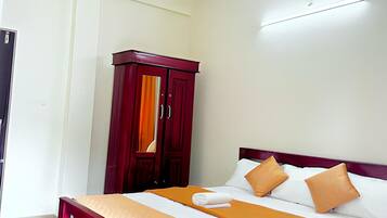 Laptop workspace, free WiFi, bed sheets