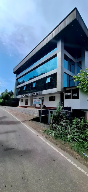 Front of property - Skybz - Mankulam (Mankulam)