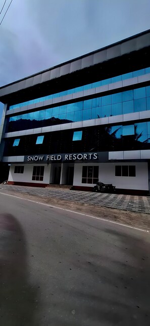 واجهة المنشأة