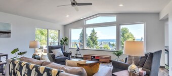 Charming Greenbank 3-BR, 5 Beds, Ocean & Mountain Views with AC, WiFi, Hot Tub