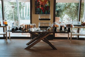 Desayuno buffet incluido todos los días 