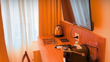 In-room safe, desk, laptop workspace, free WiFi