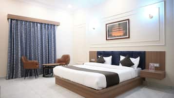 Escritorio, espacio para trabajar con laptop y wifi gratis