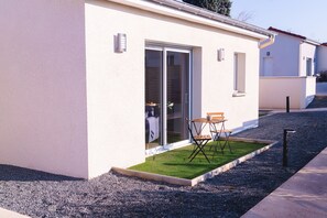 Appartement Familial, 2 chambres, vue cour intérieure | Terrasse/Patio