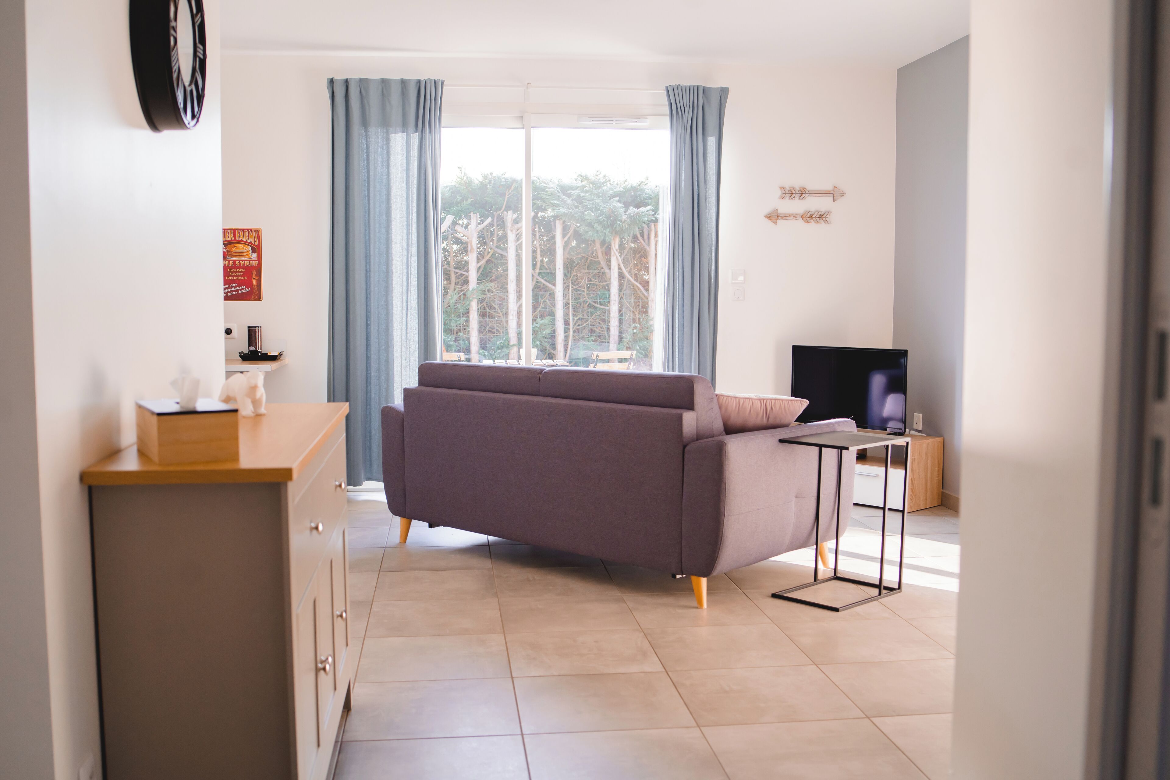 Comfort Apartment, 2 Bedrooms | Living area | TV