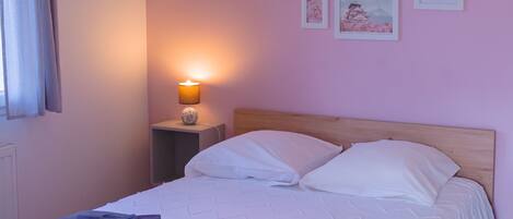 Classic Apartment, 1 Bedroom, Courtyard View | Blackout drapes, soundproofing, iron/ironing board, free WiFi