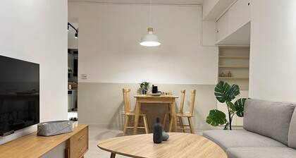 Roosevelt 176 - Cozy 2-Bedroom Apartment Walkup Bldg