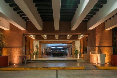 Holiday Inn CD. Del Carmen