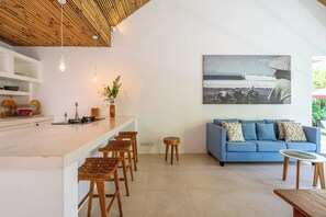 Living area - The Oasis Villa (Kerobokan)