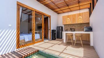 Villa | Opholdsområde | 32-tommers smart-tv med digitale kanaler