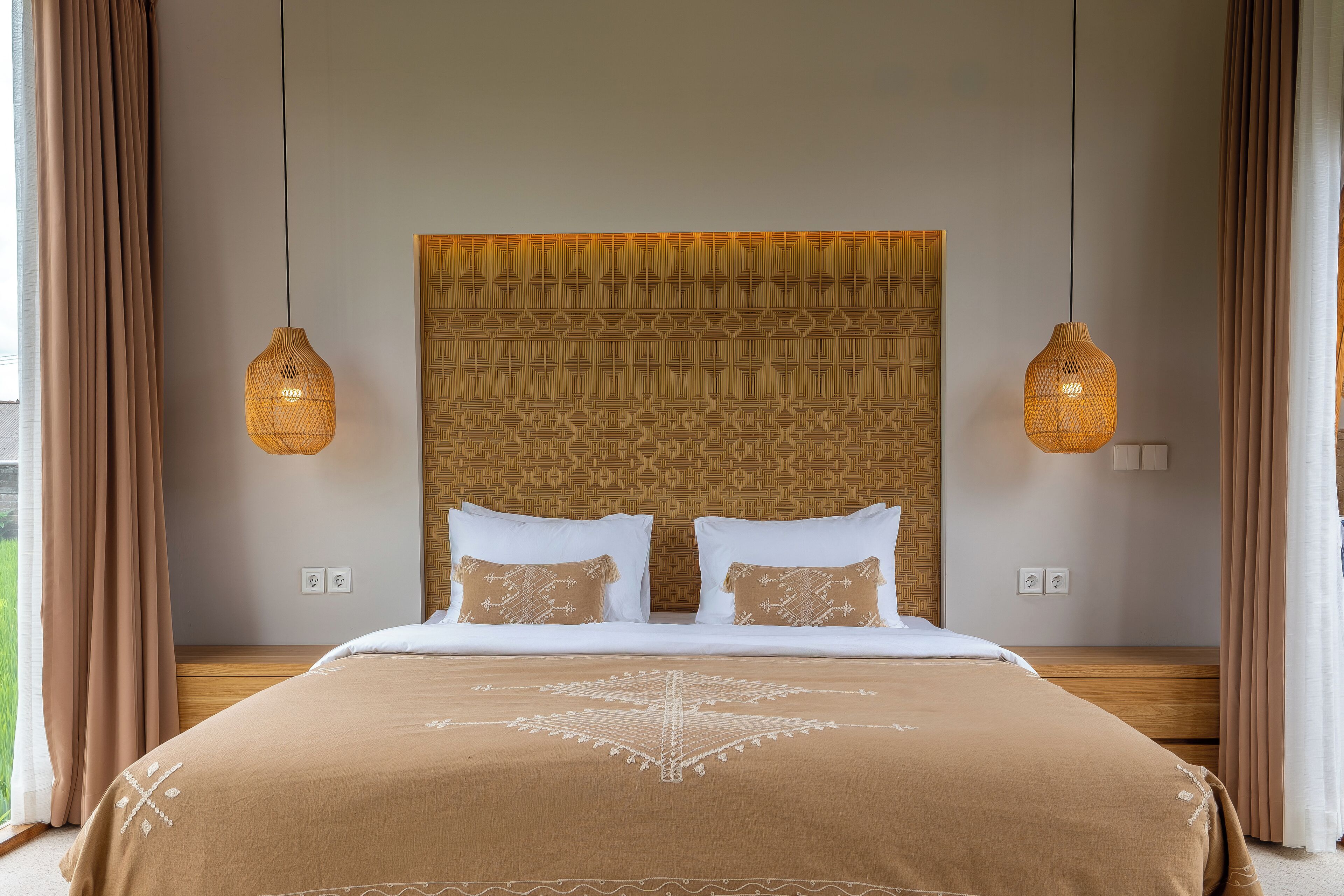 Villa Confort | Caja fuerte, tabla de planchar con plancha, ropa de cama