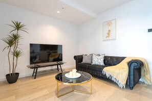Unclassified image, 3 of 25, button - 1B1B Condo with Bay &River Views (Docklands)