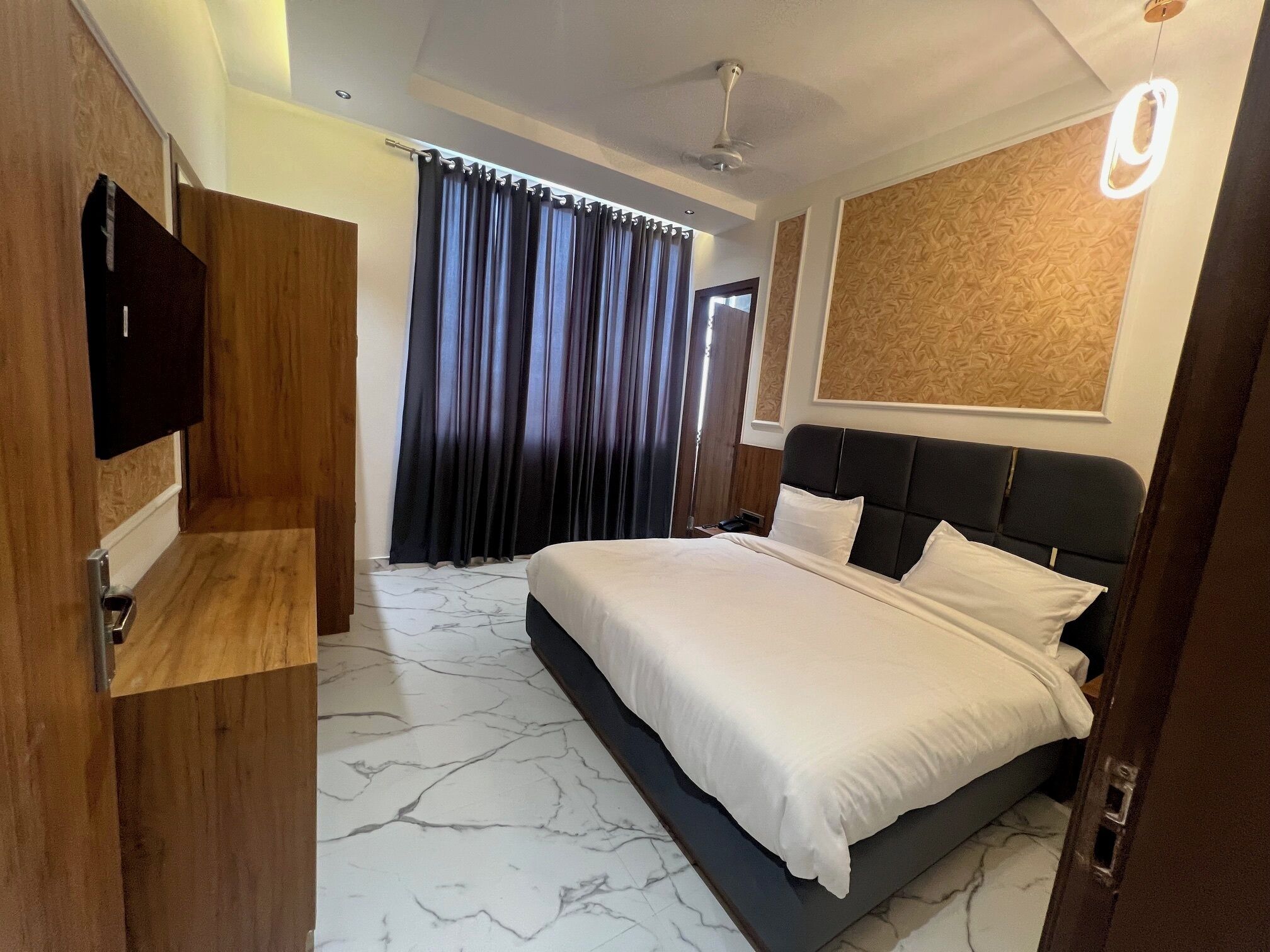 高級雙人房, 城市景 | 書桌、免費 Wi-Fi