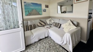 Chalet, 1 Schlafzimmer, Raucher, Terrasse | Wohnzimmer