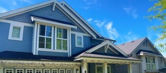Derbyshire House Coquitlam Quiet, Clean & Comfortable · Free Parking