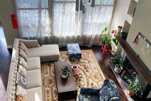 Interior - Derbyshire House (Coquitlam)