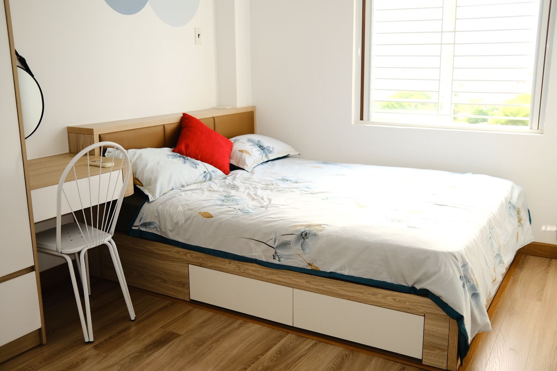 标准公寓, 阳台, 山景 | 办公桌、笔记本电脑工作区、免费 WiFi、床单