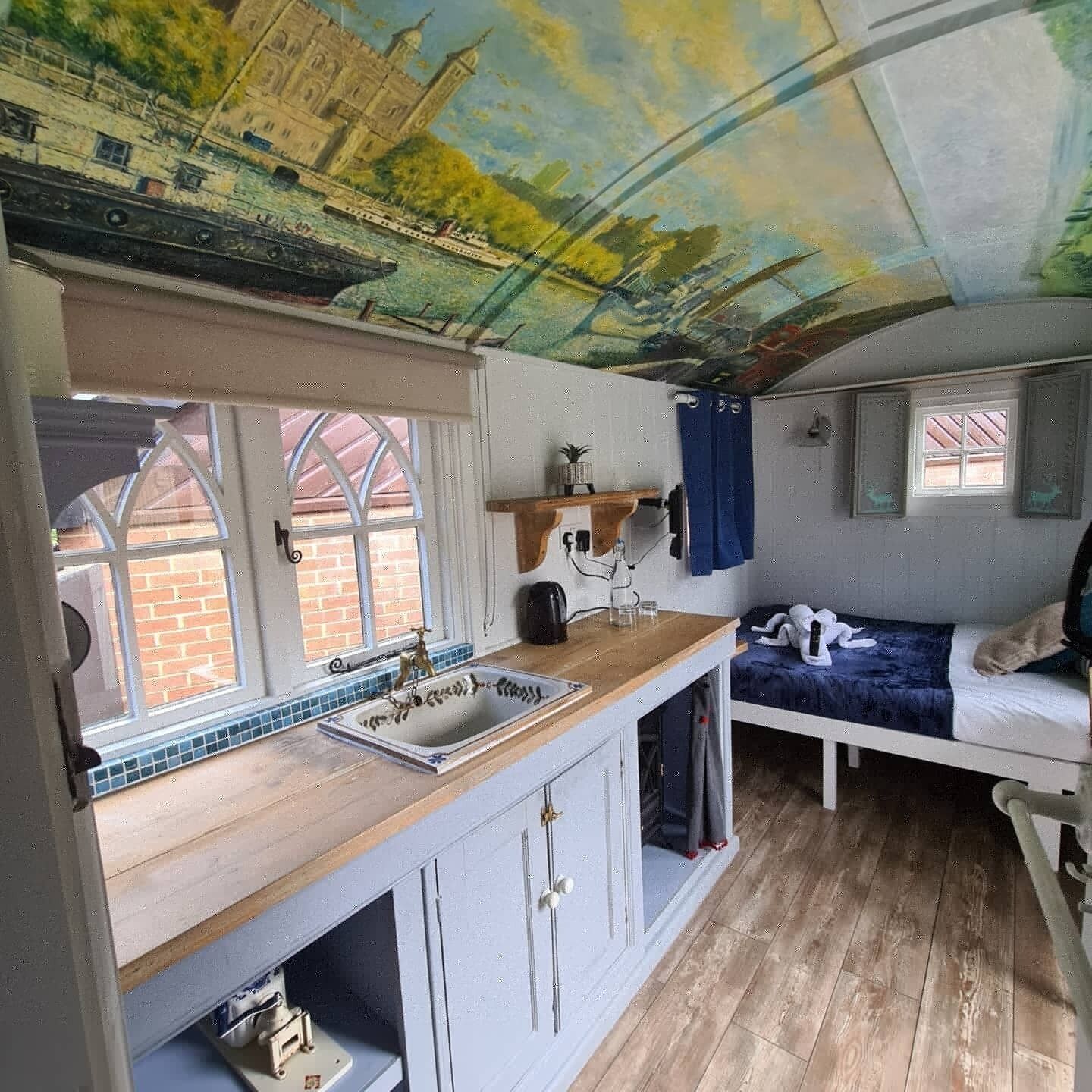 트래디셔널룸, 앙스위트, 마당 전망 (Shepherds Hut Double)