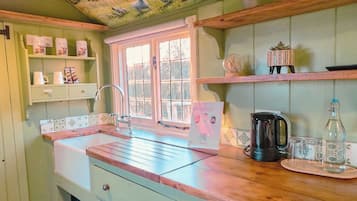 Shepherds Huts Ensuite