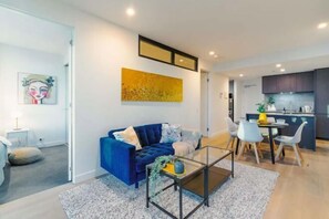 Room - Swanston Central 3B Lv53 CBD Skyline View FreeTram (Carlton)