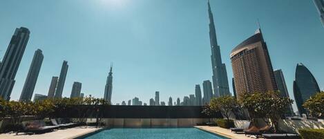 야외 수영장, 수영장 파라솔, 일광욕 의자