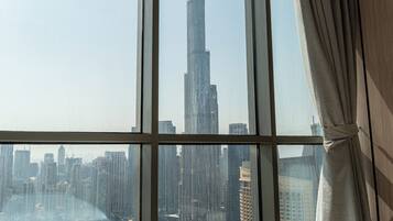 Premium bedding, in-room safe, individually decorated