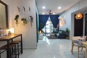 Room - ABHome [Sky Garden Suite] DangaBay #Sea View #JB (Johor Bahru)