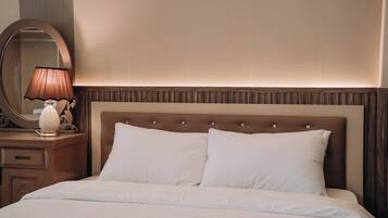 Blackout curtains, soundproofing, free WiFi