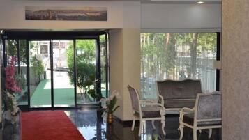 Télévision LED de 50 cm avec chaßnes par satellite