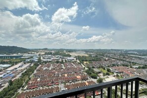 Room - ABHome [Friday Suite] Midas Seri Alam #Masai #JB (Plentong)