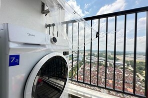 Room - ABHome [Friday Suite] Midas Seri Alam #Masai #JB (Plentong)