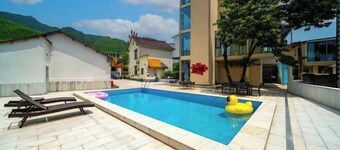 Xuancheng Jinguchun Farm stay