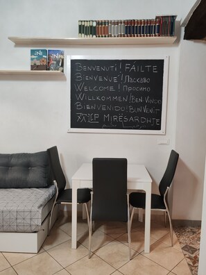 Interior - Casa del Prof - Holiday apartment in the historic center (Asti)