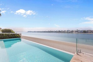 Pool - Premium 4 BR Villa in Palm Jumeirah w/Private Pool (Dubai)