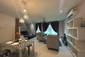 Room - ABHome [Family Suite] KSL D'Esplanade #Pool View #JB (Johor Bahru)
