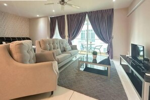 Room - ABHome [Family Suite] KSL D'Esplanade #Pool View #JB (Johor Bahru)