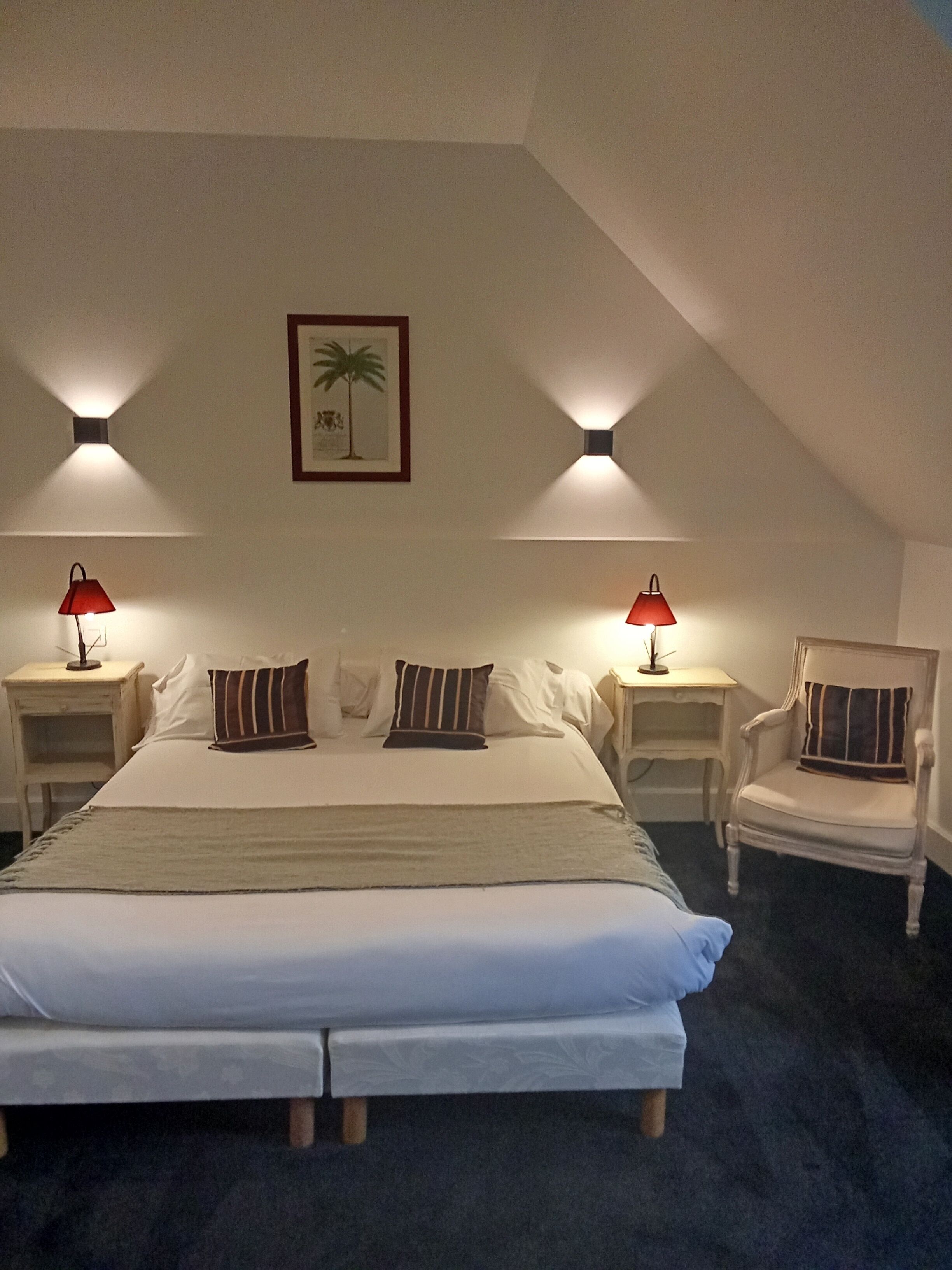 Driepersoonskamer, niet-roken | Een bureau, een laptopwerkplek, gratis wifi, beddengoed