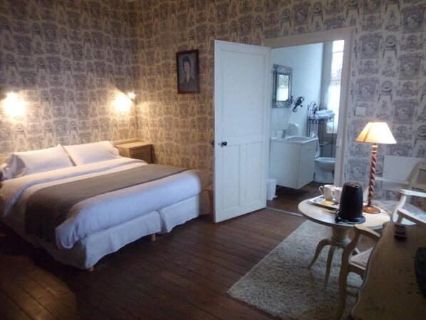 Free WiFi, wheelchair access