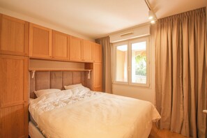 Iron/ironing board, WiFi, bed sheets - Cosy T3 5 minutes from beaches and town center (Sainte-Maxime)