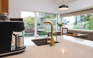 Cafetera expreso, cafetera/tetera, refrigerador con freezer
