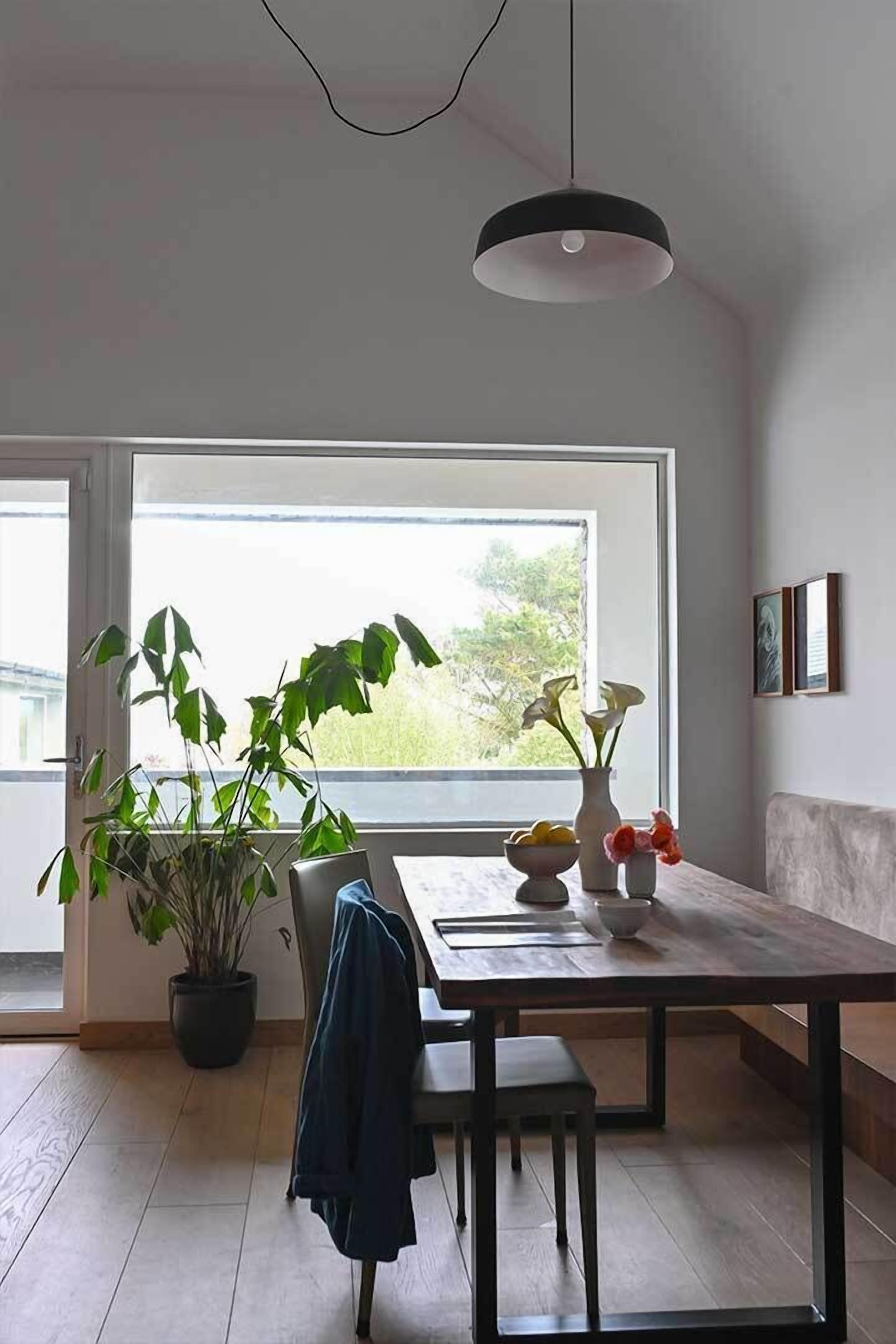 32-inch flat-screen TV with cable channels, fireplace, heated floors